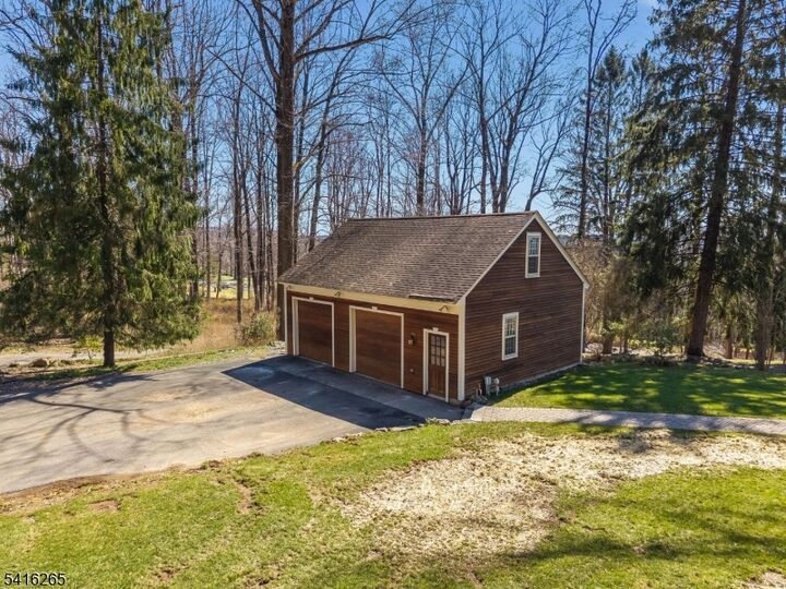 Property Photo: 2 Driftway Dr NJ 08829