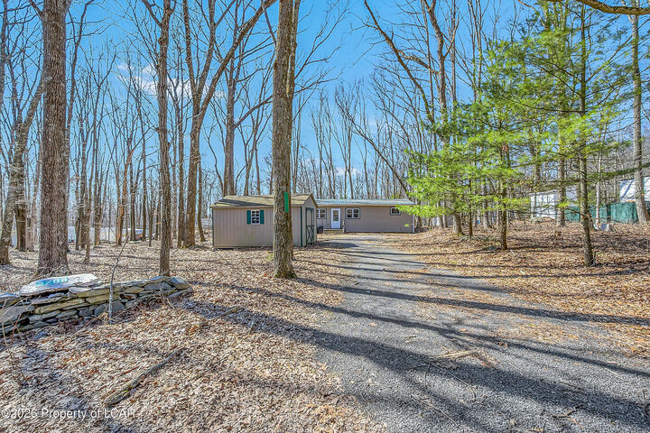 Property Photo: 2208 Linden Lane PA 18302