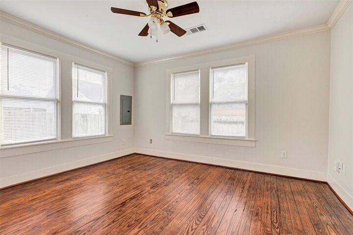 Property Photo:  404 E 29th Street  TX 77008 