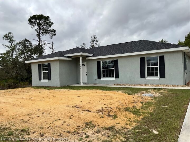 Property Photo:  107 Elba Drive NE  FL 33852 