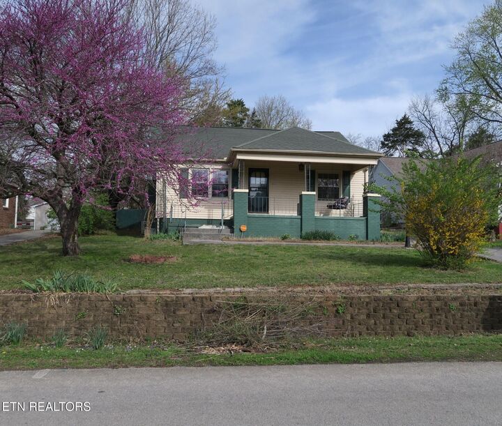 Property Photo:  311 Waller Ave  TN 37803 