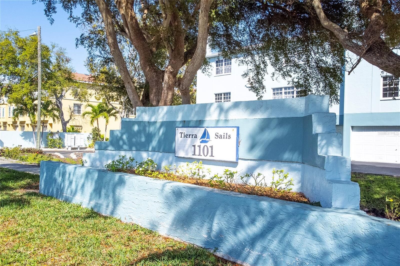 Property Photo:  1101 Pinellas Bayway S 206  FL 33715 