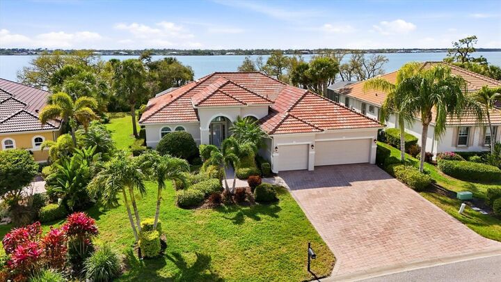 Property Photo: 2943 Mill Creek Road FL 33953