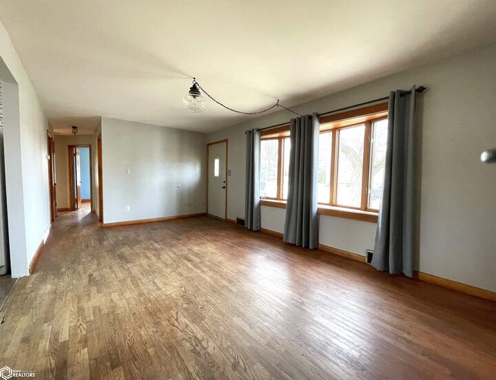 Property Photo:  734 Morningside Dr  IA 52601 