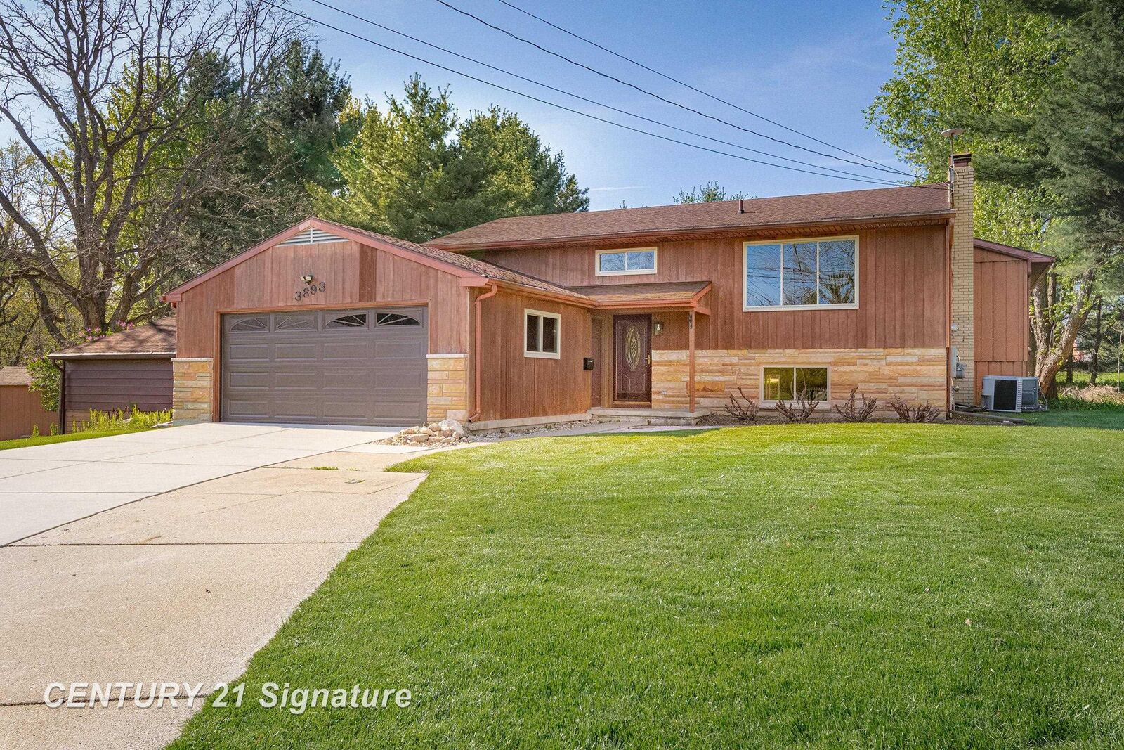 Property Photo:  3893 Sage Lane  MI 48820 