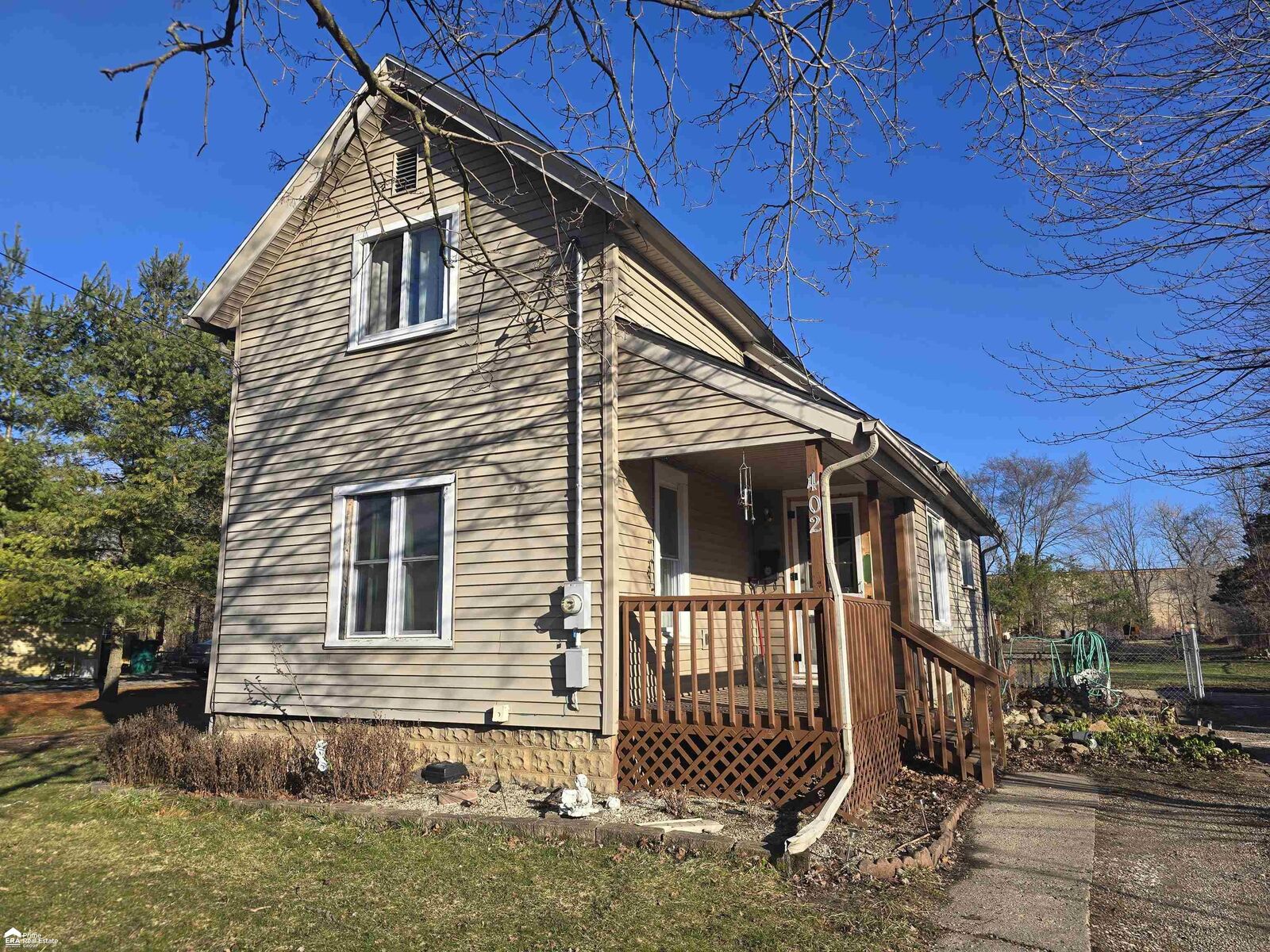 Property Photo:  402 W Perry Street  MI 48429 