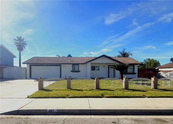 Property Photo:  807 E Etiwanda Avenue  CA 92376 