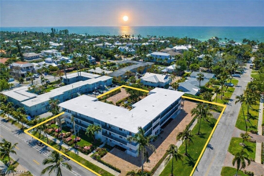 Property Photo:  250 7th Avenue S 106  FL 34102 