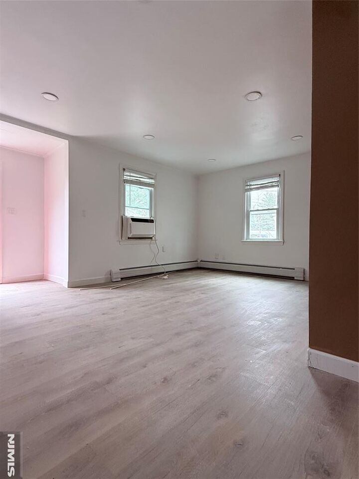 Property Photo:  104 Echo Place 1  NJ 07407 