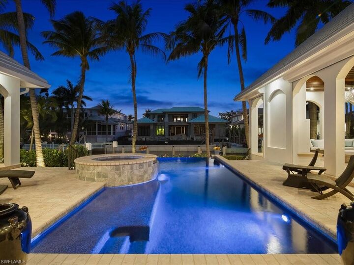 Property Photo: 1750 4th St S FL 34102