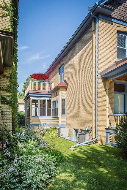 Property Photo:  2300 Milwaukee Avenue  MN 55404 