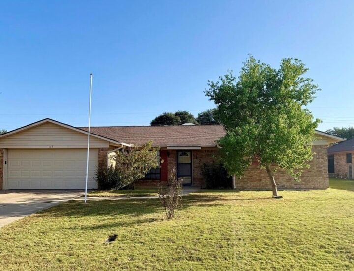Property Photo: 124 Juanita Avenue TX 75169