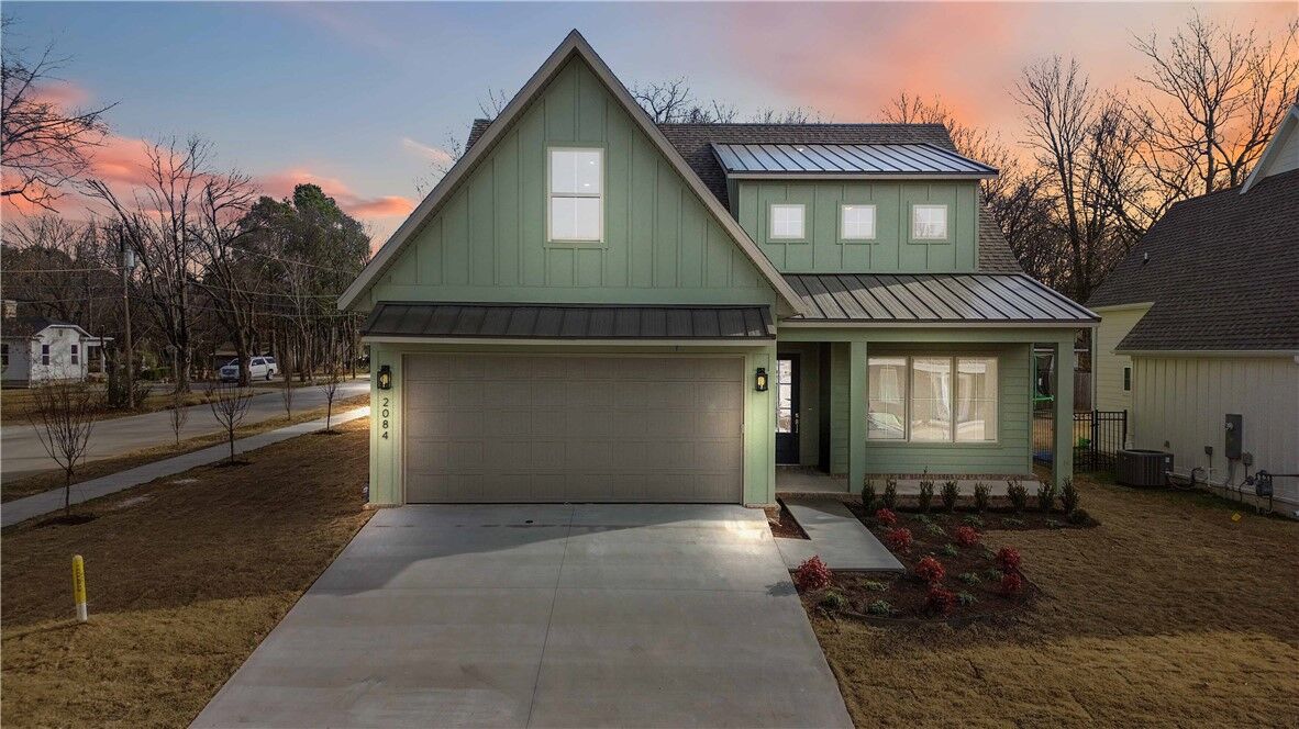 Property Photo:  2084 N Dutton Place  AR 72703 