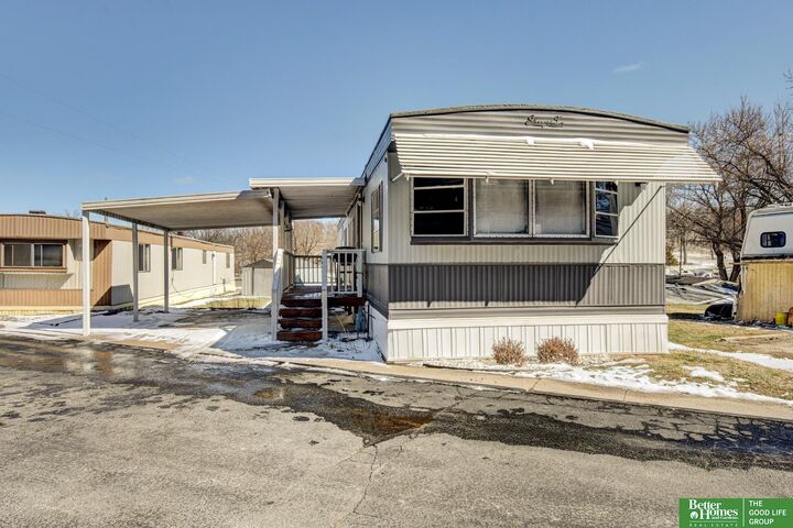 Property Photo:  3701 McKinley Street 41B  NE 68112 