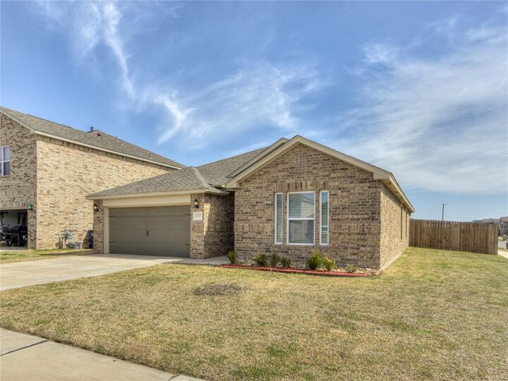 Property Photo:  1717 Amaranth Lane  OK 73036 