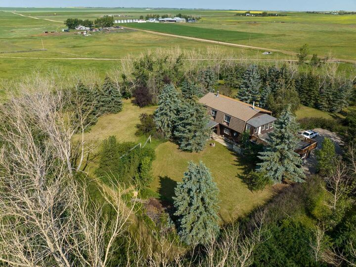 Property Photo: 281141 Township Road 274 AB T4A 2S3
