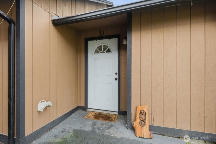 Property Photo:  3105  K Street NE  WA 98002 