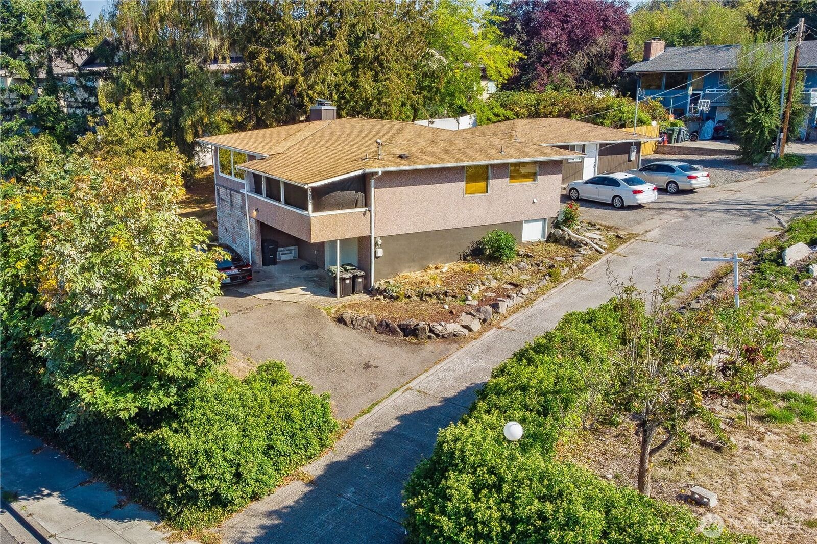 Property Photo:  2205 S Meridian  WA 98374 