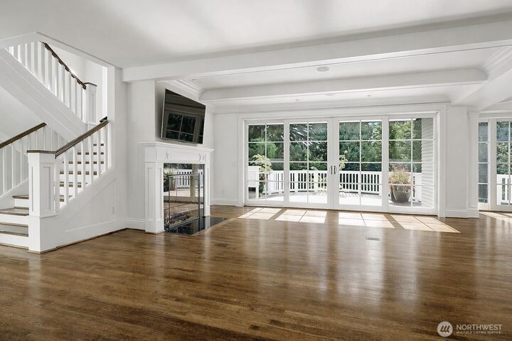 Property Photo:  8975 NE 10th Street  WA 98004 