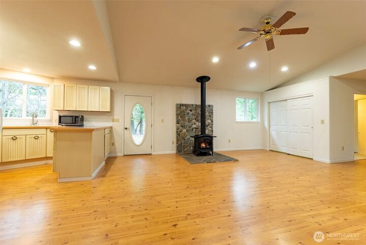 Property Photo:  523  Island Drive  WA 98250 