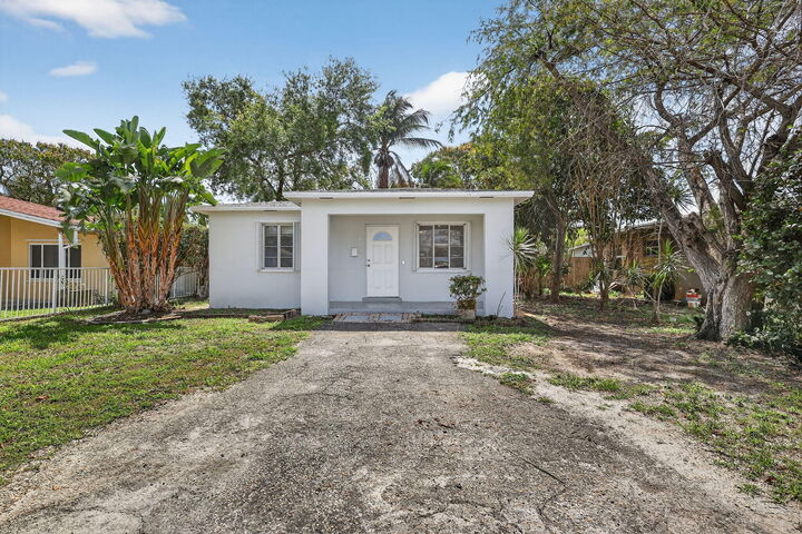 Property Photo:  2438 Arthur Street  FL 33020 