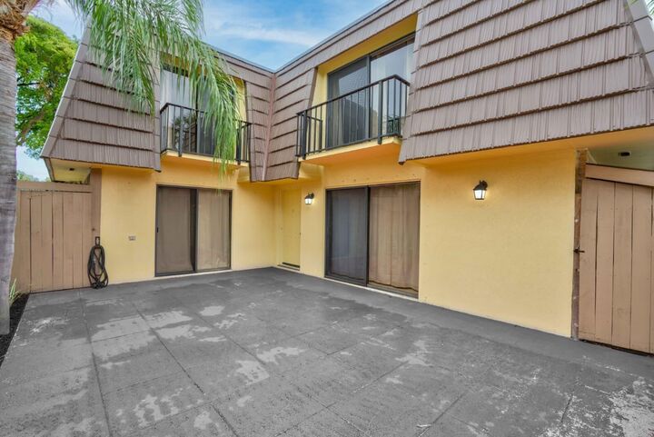 Property Photo:  904 9th Court  FL 33410 