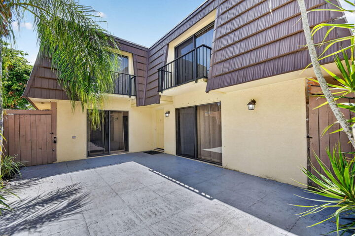 Property Photo:  904 9th Court  FL 33410 