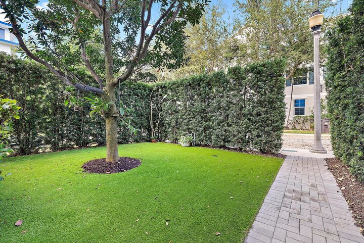 Property Photo:  770 N Street  FL 33401 