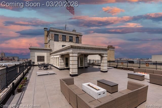 Property Photo:  15 E Kirby Street 1104  MI 48202 