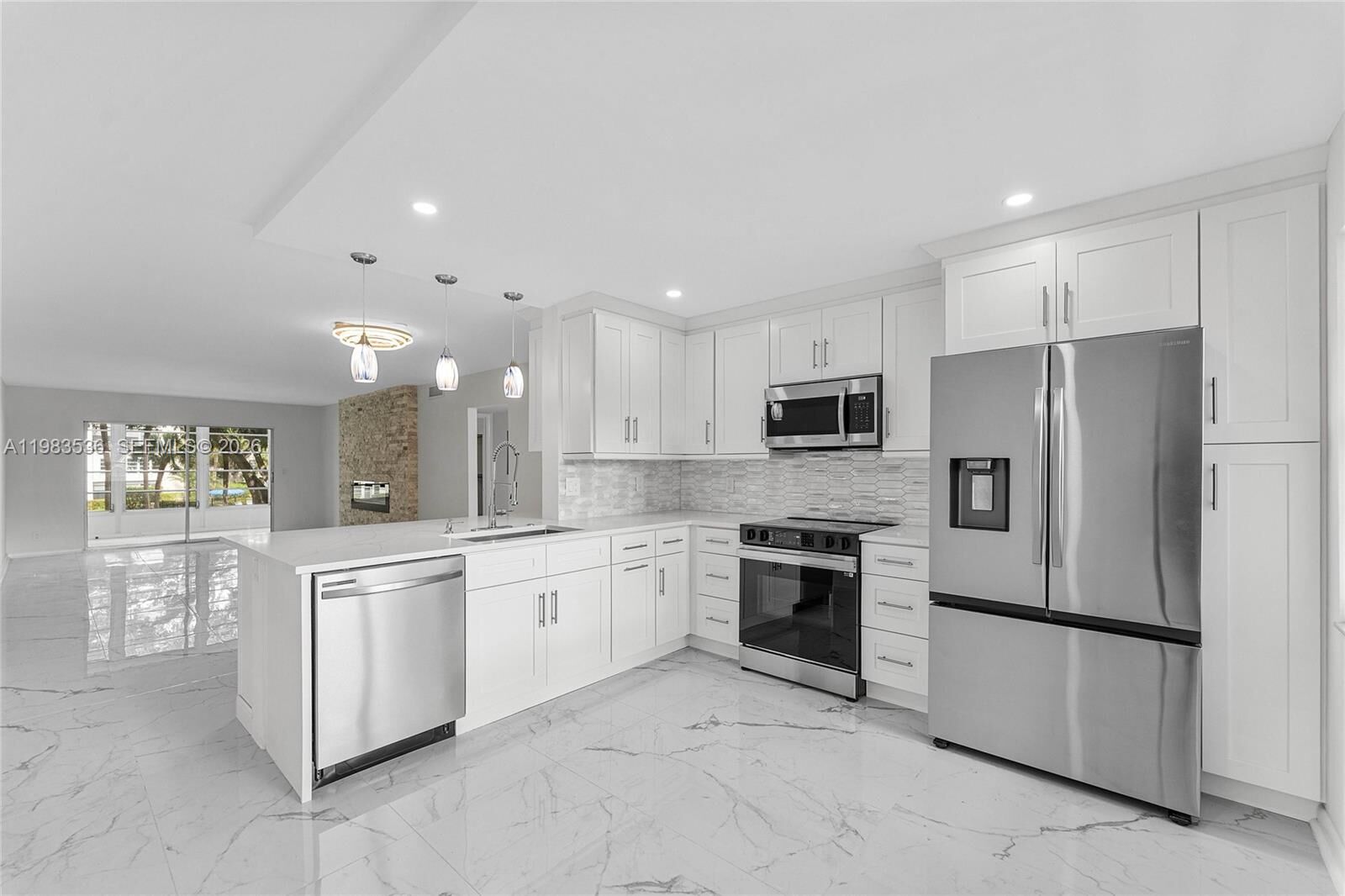 Property Photo: 2303 Lucaya Ln H2 FL 33066