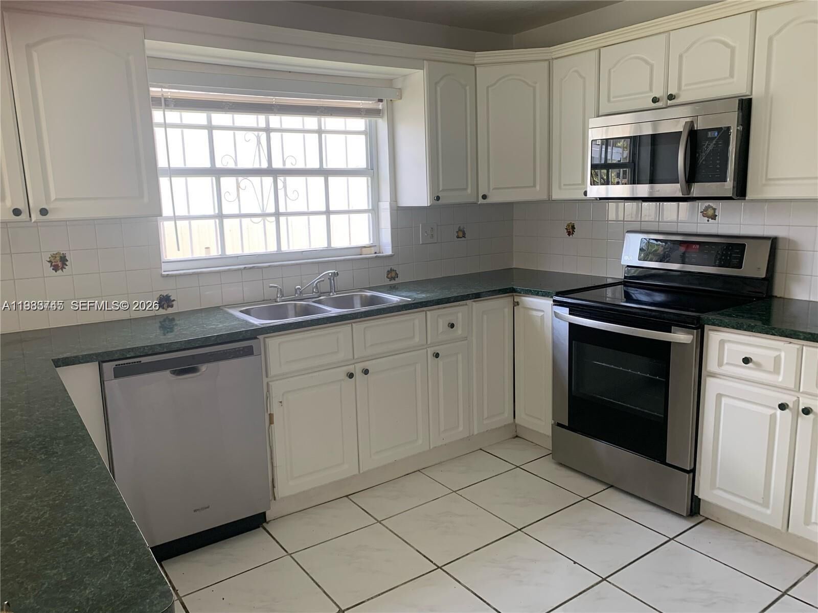 Property Photo: 9000 SW 202nd Ter FL 33189