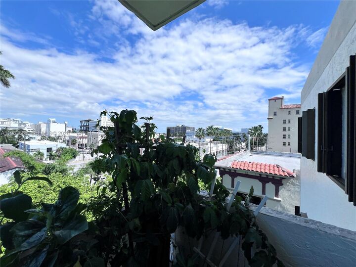 Property Photo: 1617 Jefferson Ave Ph1 FL 33139