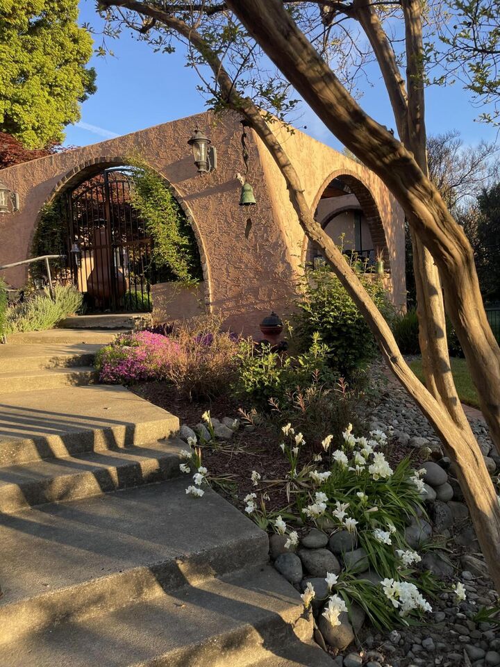 Property Photo:  2890 Balaton Avenue  CA 96001 