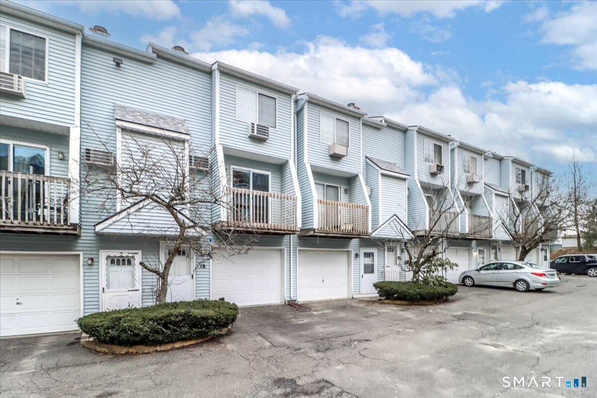 Property Photo: 268 Congress Avenue Apt 18 CT 06708
