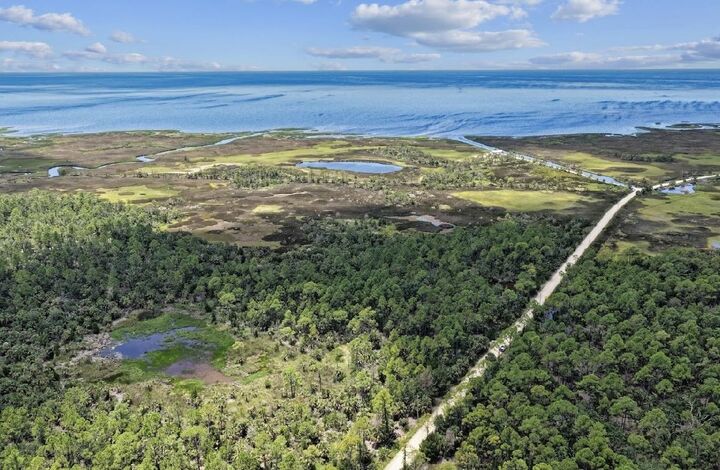 Property Photo: 4019 Yates Creek Road FL 32348