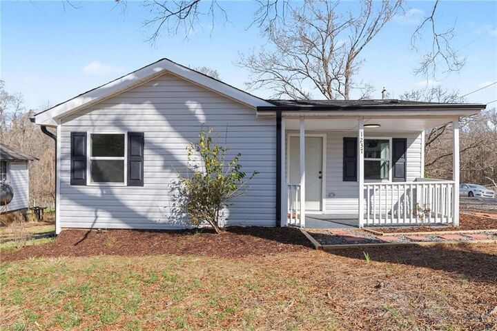 Property Photo: 1237 Irving Avenue NC 27288