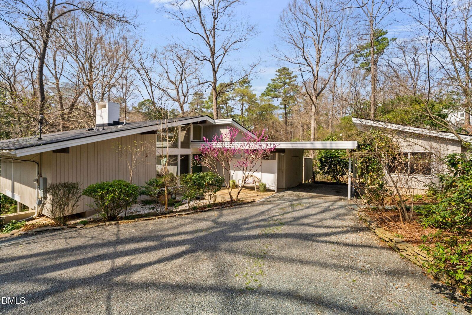 Property Photo: 414 Westwood Drive NC 27516