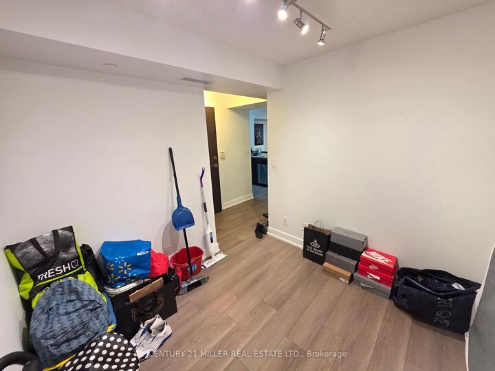 Property Photo:  6 Eva Road 811  ON M9C 4Z5 