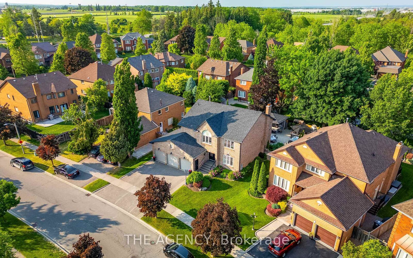 Property Photo: 7 Stonegate Drive ON L6Z 3L7