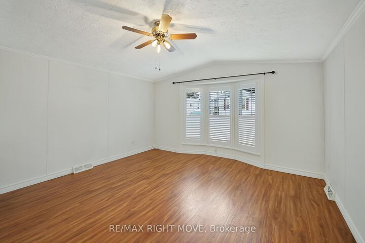 Property Photo: 4041 Ash Crescent ON L3V 0V1