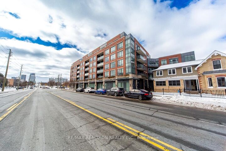 Property Photo: 7608 Yonge Street 624 ON L4J 0J5