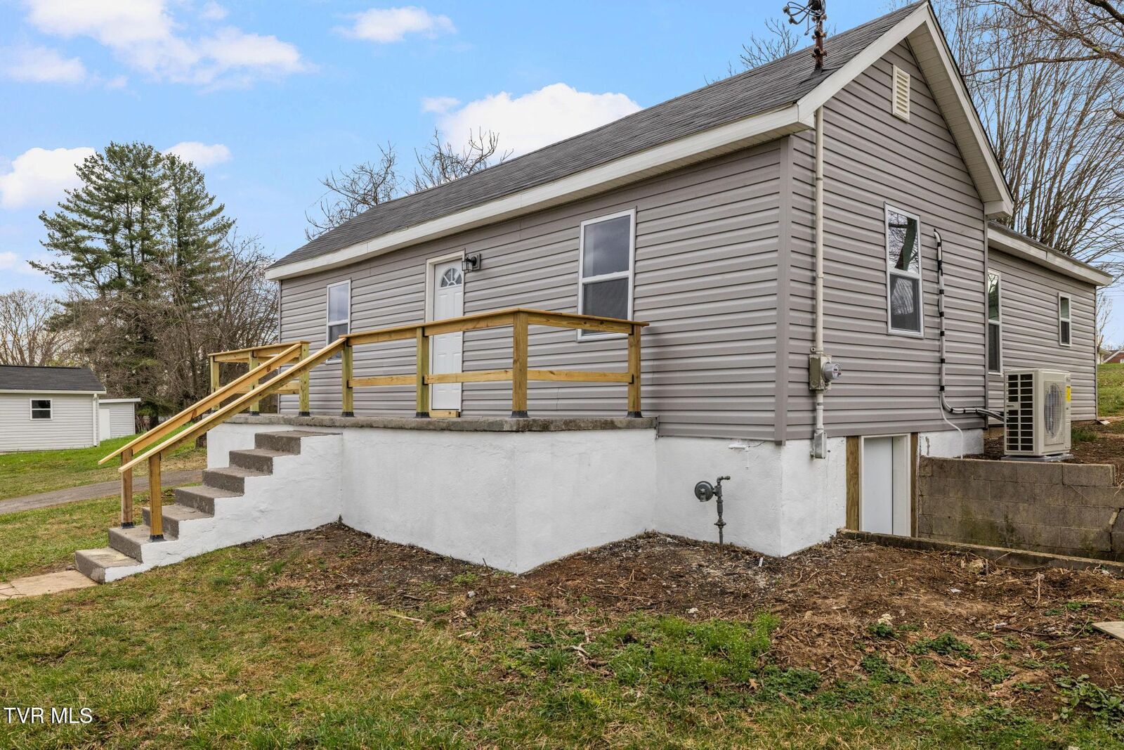 Property Photo:  2152 Randolph Street  VA 24201 