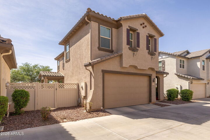Property Photo:  921 S Swallow Lane  AZ 85296 