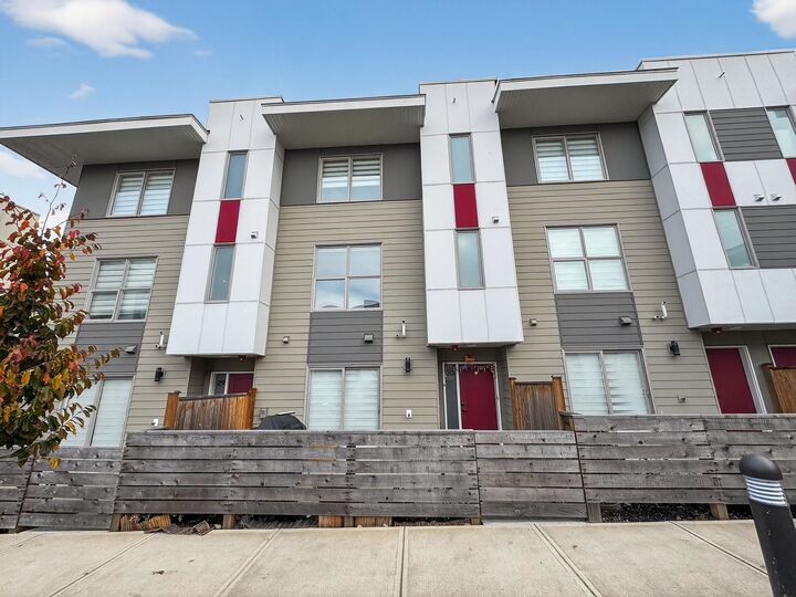 Property Photo: 12585 104A Avenue 30 BC V3V 0G7