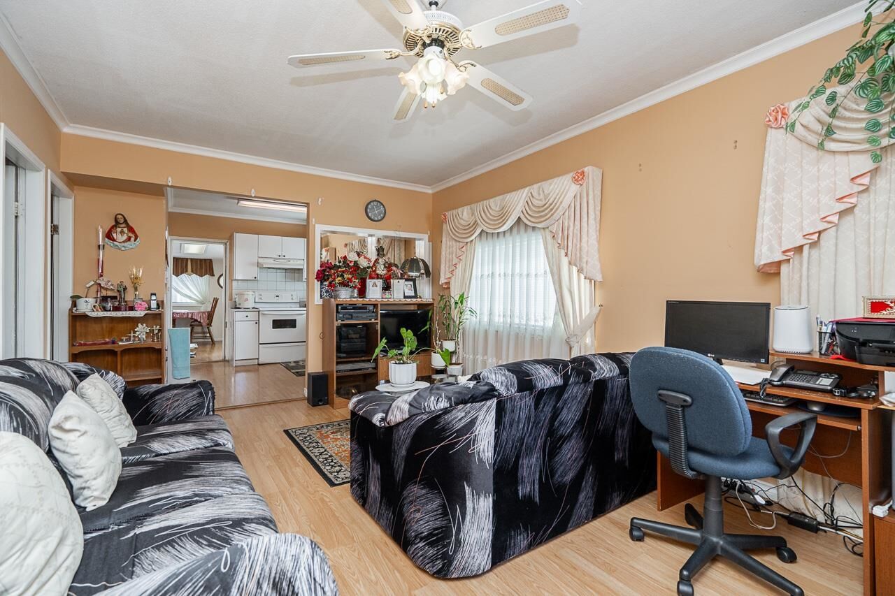Property Photo: 4712 Victoria Drive BC V5N 4P1