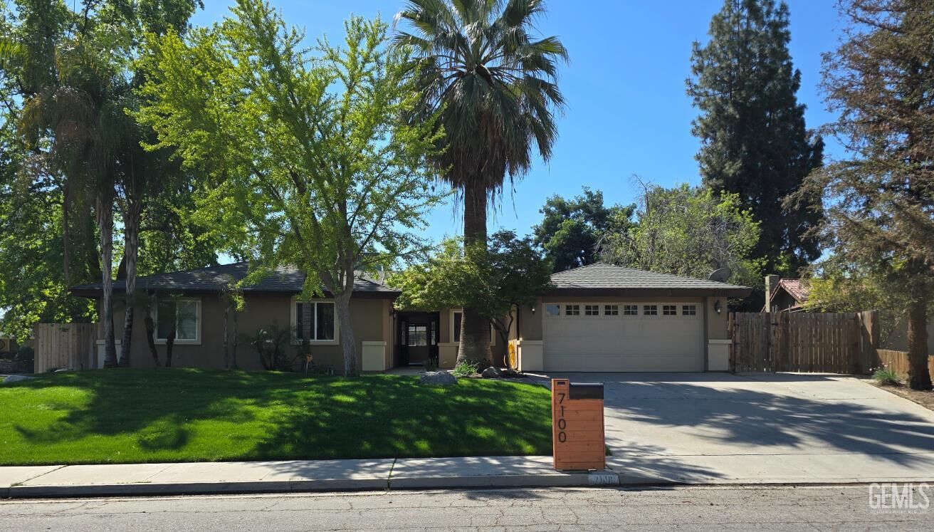 Property Photo:  7100 Tioga Court  CA 93309 