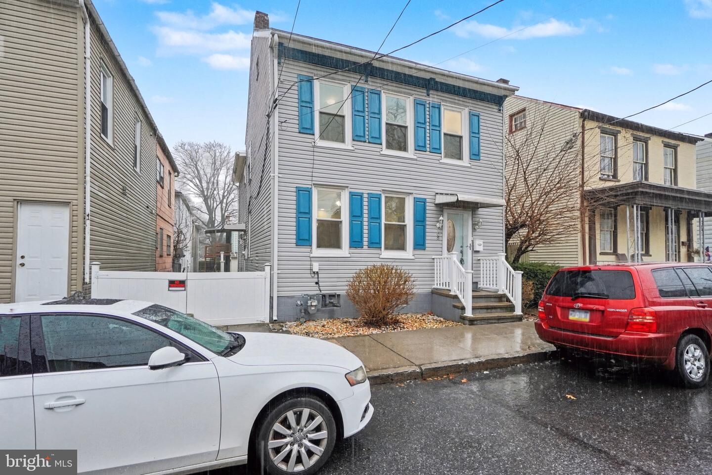 Property Photo:  808 Locust Street  PA 17042 