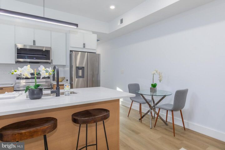 Property Photo:  1012 17th Place NE 2  DC 20002 