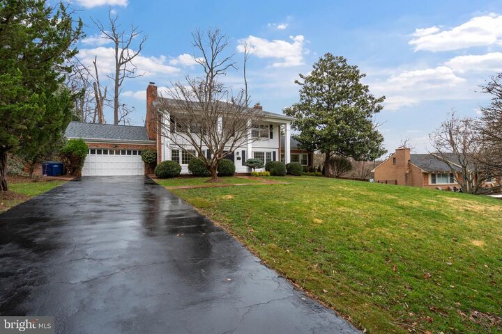 Property Photo:  7204 Regent  VA 22307 