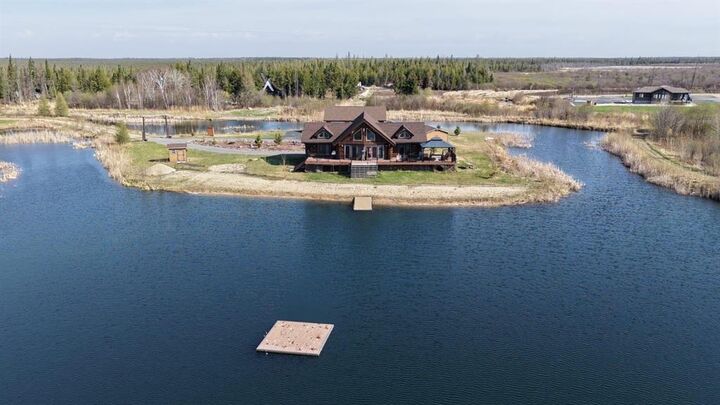 Property Photo:  20 Knight Avenue  MB R0E 0N0 